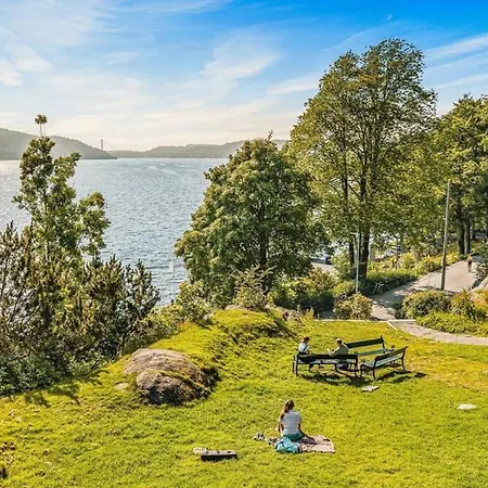 Dinbnb Homes I Cozy Cellar In Historical Cobblestone Street