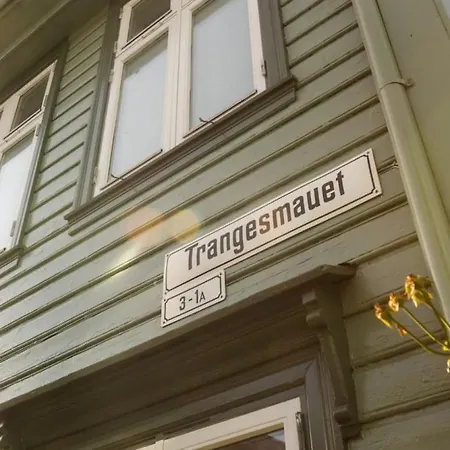 Holiday home Dinbnb Homes I Cozy Cellar In Historical Cobblestone Street