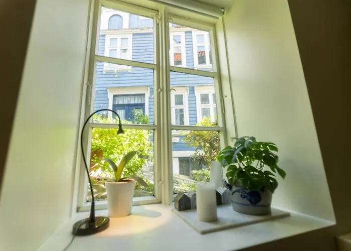 Dinbnb Homes I Cozy Cellar In Historical Cobblestone Street